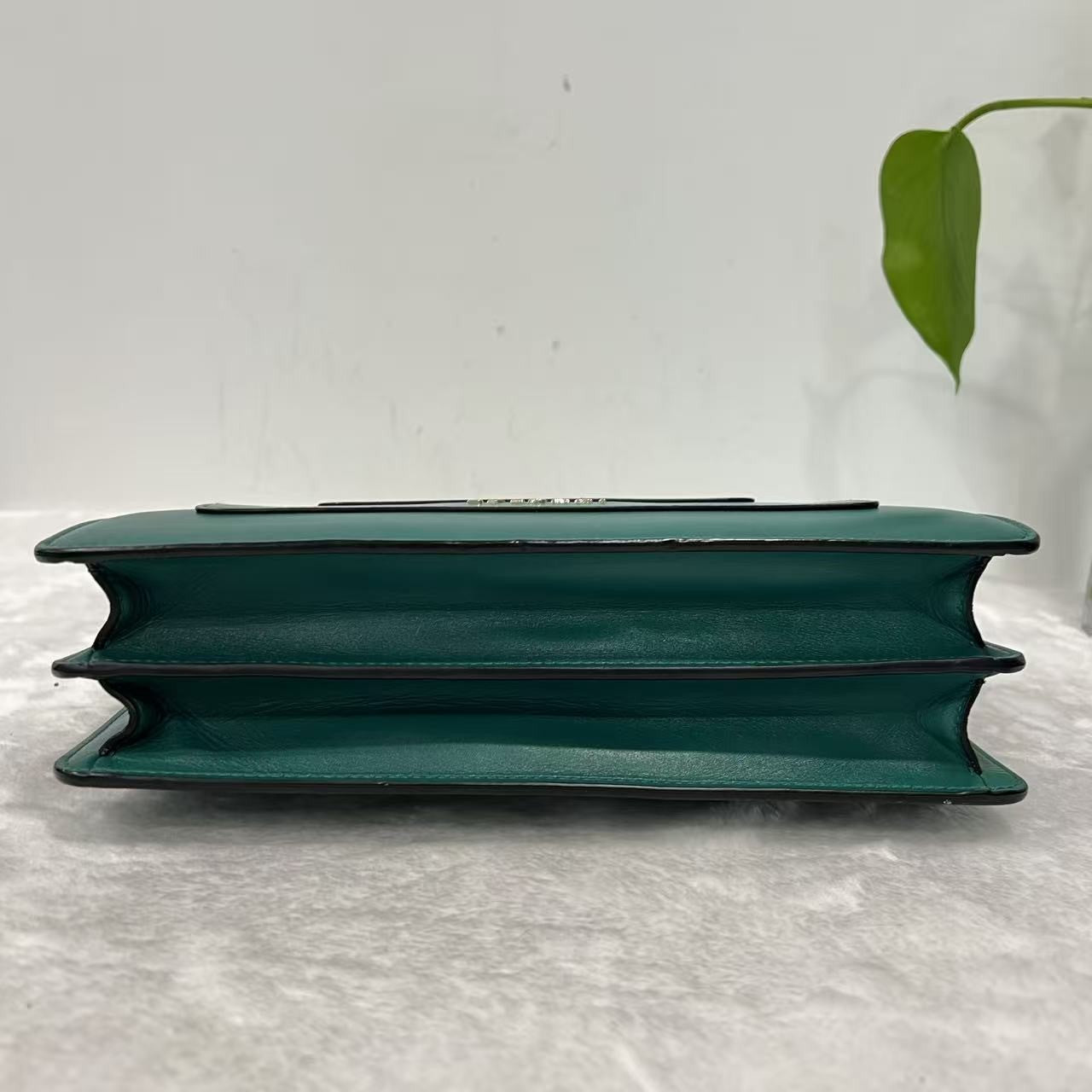 Auth Bvlgari Serpenti Shoulder Bag Deep Green Calfskin Leather Designer Classic