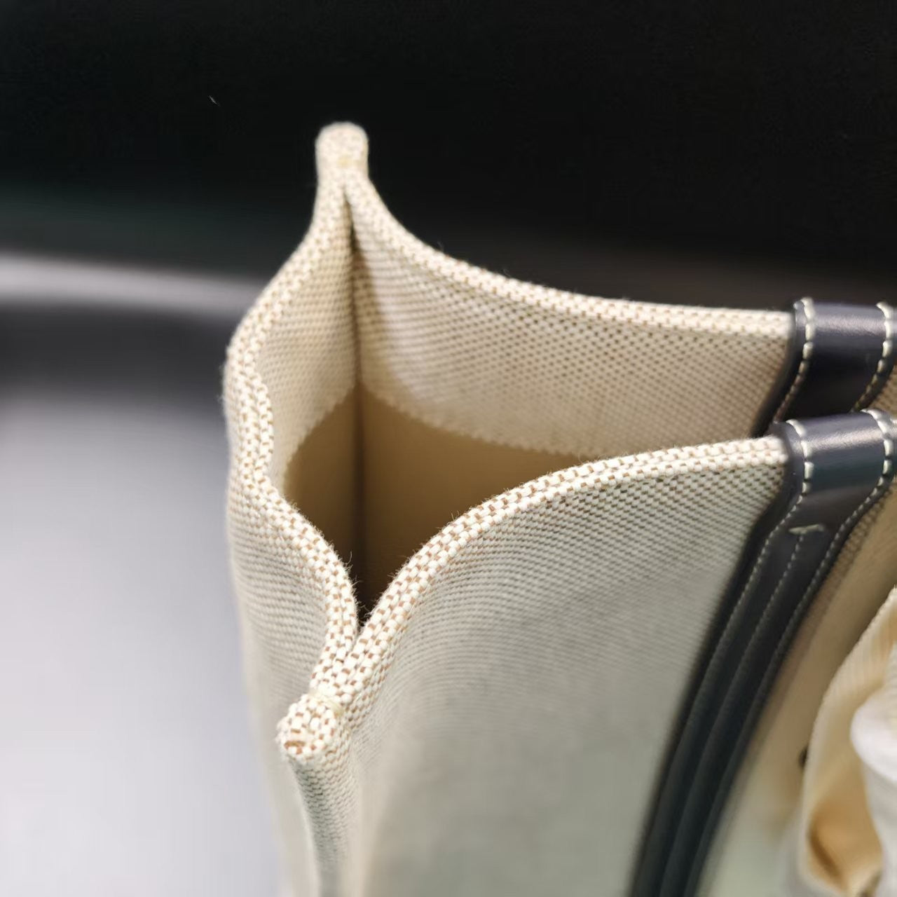 Chloé Woody Large Canvas Tote Bag with Leather Trim Canvas Logo Strap Auth