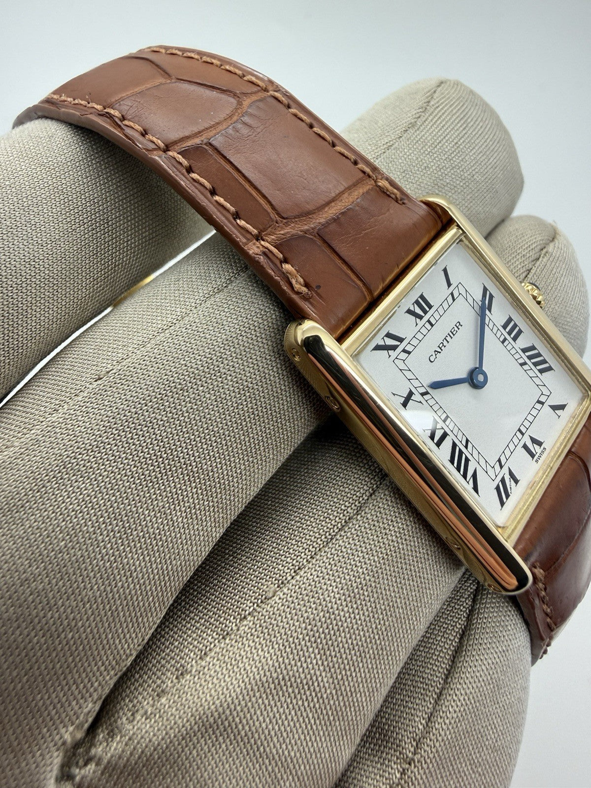 Vintage Cartier Tank Louis 18k Yellow Gold 23mm Quartz Ladies Watch W1512856
